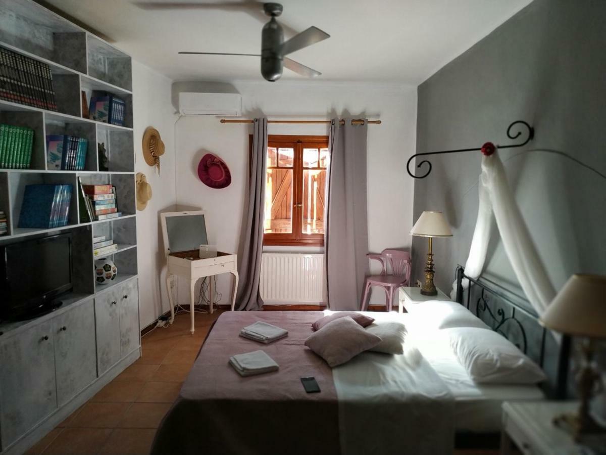 Sun Holiday House Pisses Exterior foto